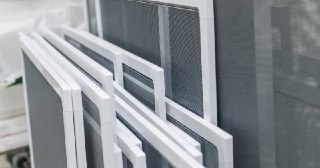 Москитные сетки на пластиковые окна Печора купить по цене от 918 руб.